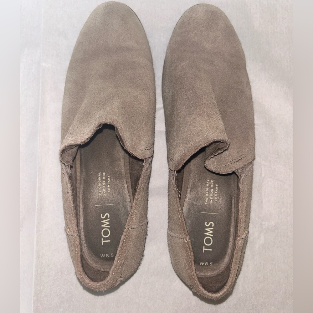 TOMS - Picture 2 of 3